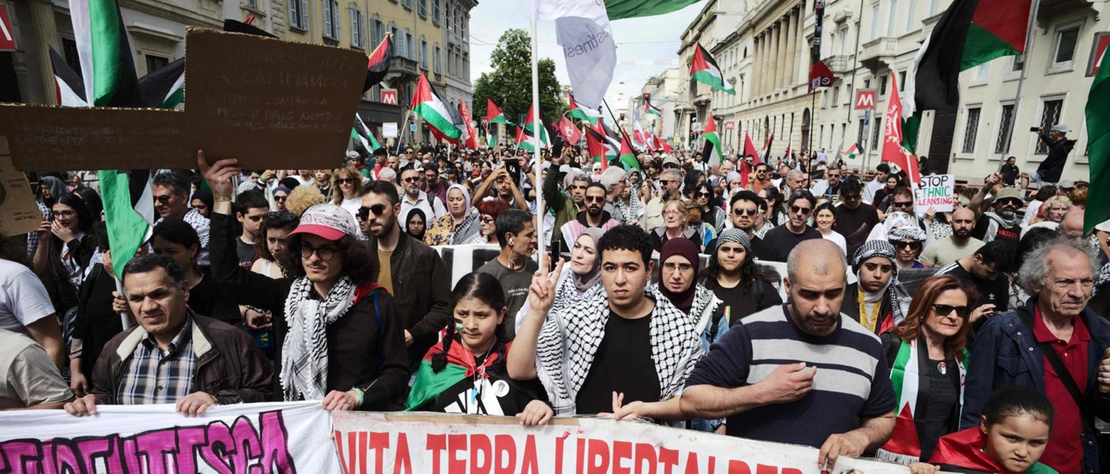 A Milano, dall’inizio dell’offensiva israeliana, è la 31esima manifestazione contro il governo di Tel Aviv. A organizzarla associazioni e comunità palestinesi con la partecipazione dei centri sociali
