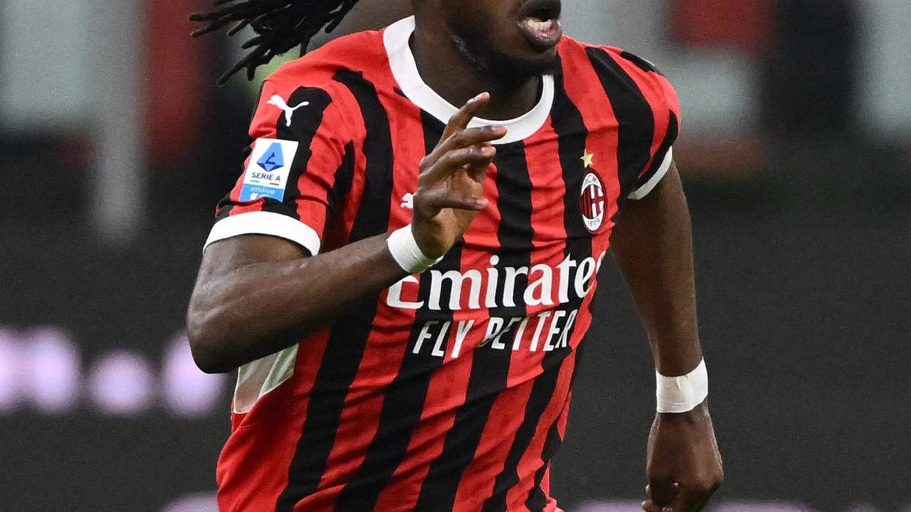 Warren Bondo (nella foto) ha sciolto le riserve e con ogni probabilità lascerà il Milan a breve per diventare un...