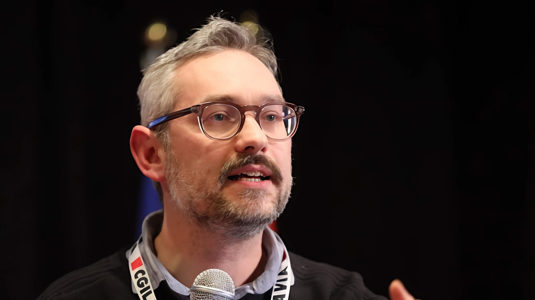 Emanuele Colombo segretario generale Slc Cgil Pavia Il sindacato insieme a Fistel Cisl e Uilcom Uil ha indetto uno sciopero per domani
