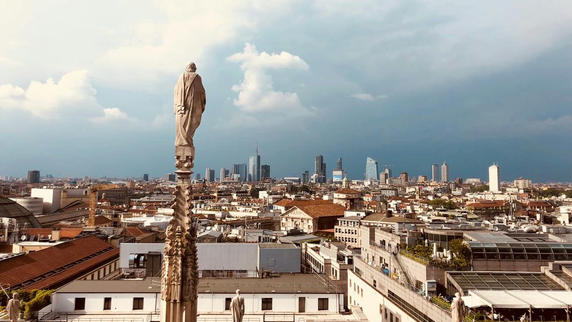 Il castello di carte degli affitti a Milano sta crollando per la legge più banale del mercato immobiliare