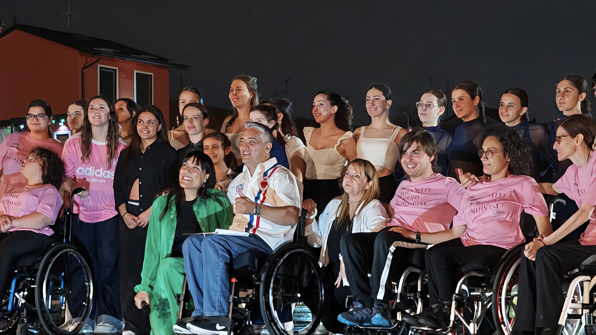 Monza, oltre 250 ospiti alla “Cena sotto le stelle” organizzata dalla Fondazione Tavecchio. Progetto da 1,5 milioni: "I disabili potranno lavorare la terra, cucinare e servire al ristorante". Monza, oltre 250 ospiti alla “Cena sotto le stelle” organizzata dalla Fondazione Tavecchio. Progetto da 1,5 milioni: "I disabili potranno lavorare la terra, cucinare e servire al ristorante".