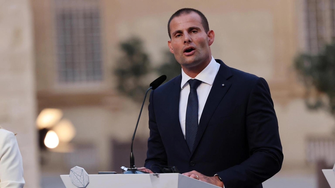 Ministro interni presenta restyling, si acquisiranno per merito Ministro interni presenta restyling, si acquisiranno per merito