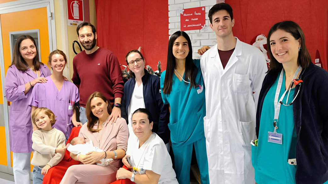 È venuto alla luce a mezzanotte e 32 minuti, seguito a Desio da Giorgio Iannello. A rallegrare la lunga attesa nella notte del San Gerardo, alle 5.19, la villasantese Nayra. È venuto alla luce a mezzanotte e 32 minuti, seguito a Desio da Giorgio Iannello. A rallegrare la lunga attesa nella notte del San Gerardo, alle 5.19, la villasantese Nayra.