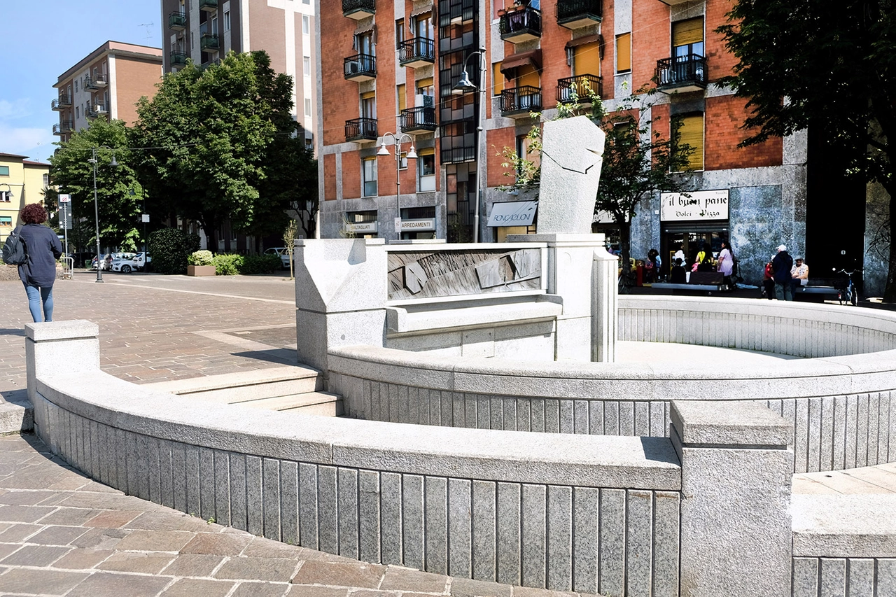 Corsico, chiusa la fontana dell'incontro in via Cavour per legionella nell'ottobre di quest'anno