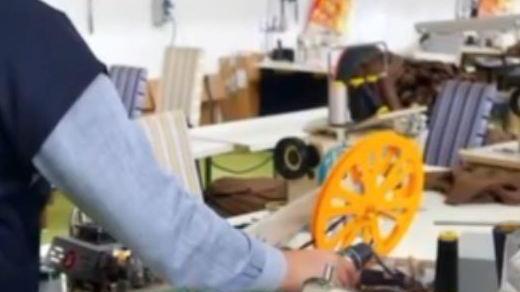 Il blitz negli opifici: "Ritmi massacranti. Rimosse le protezioni" Il blitz negli opifici: "Ritmi massacranti. Rimosse le protezioni"