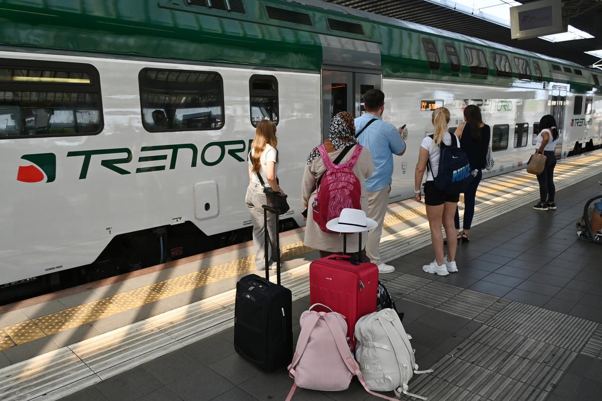 In Lombardia 6500 treni soppressi a giugno. I dati che inchiodano Trenord del consigliere Piloni (Pd): “Puntuali solo gli aumenti”