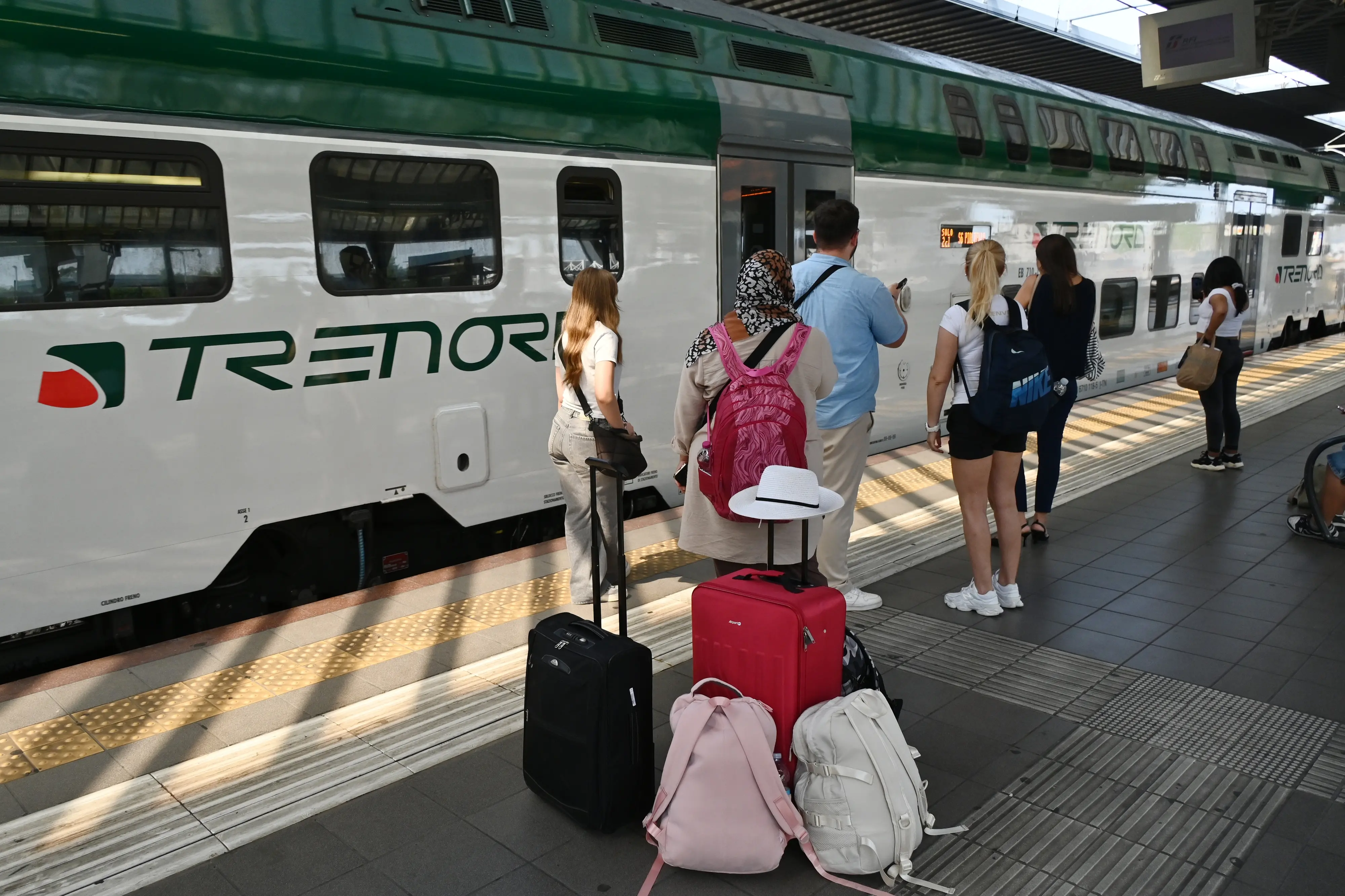In Lombardia 6500 treni soppressi a giugno. I dati che inchiodano Trenord del consigliere Piloni (Pd): “Puntuali solo gli aumenti”