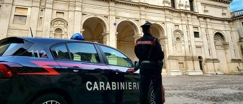 “Stiamo processando il suo bonifico”: come funziona la nuova truffa via Sms