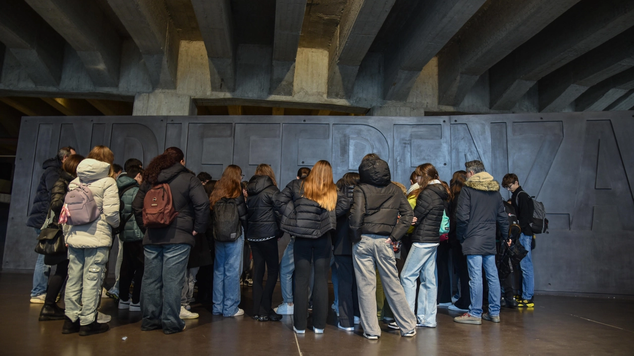 Visite di studenti e scolaresche al Memoriale della Shoah Binario 21 nella settimana del Giorno della Memoria, Milano