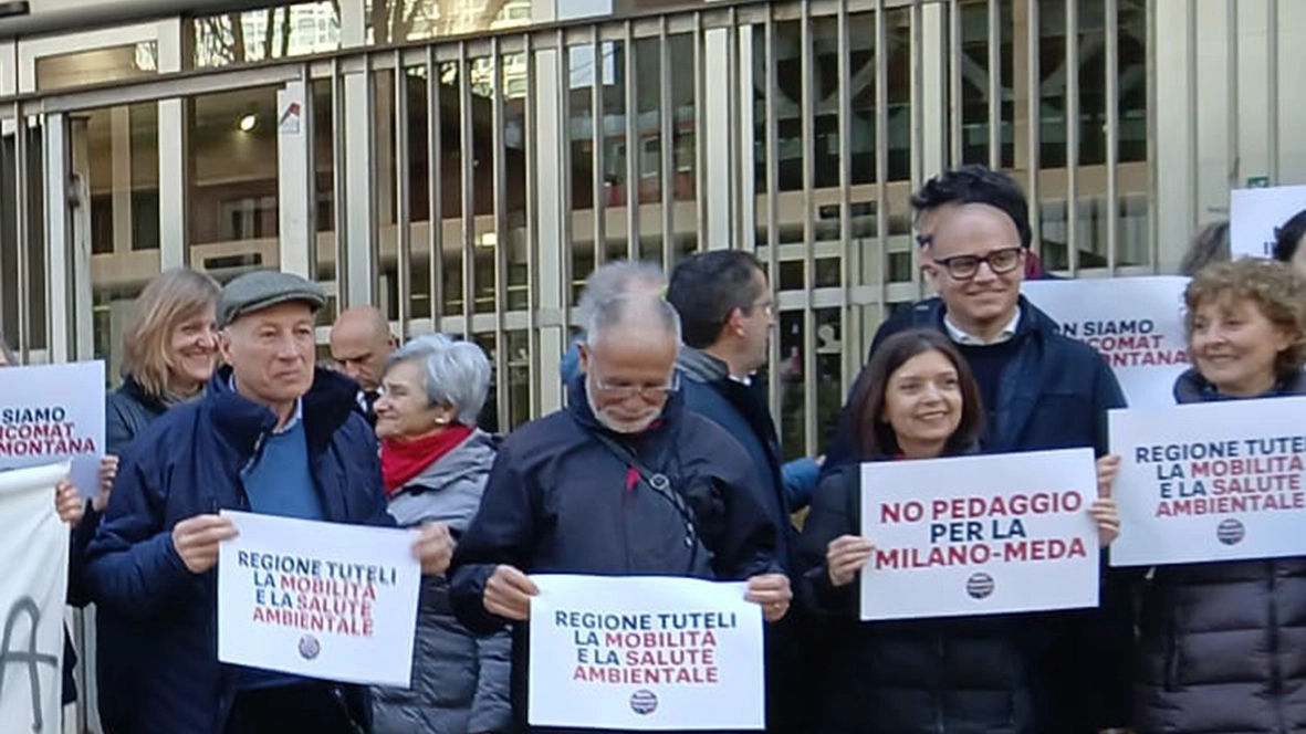 Una protesta per il pedaggio sulla Milano Meda Una protesta per il pedaggio sulla Milano Meda