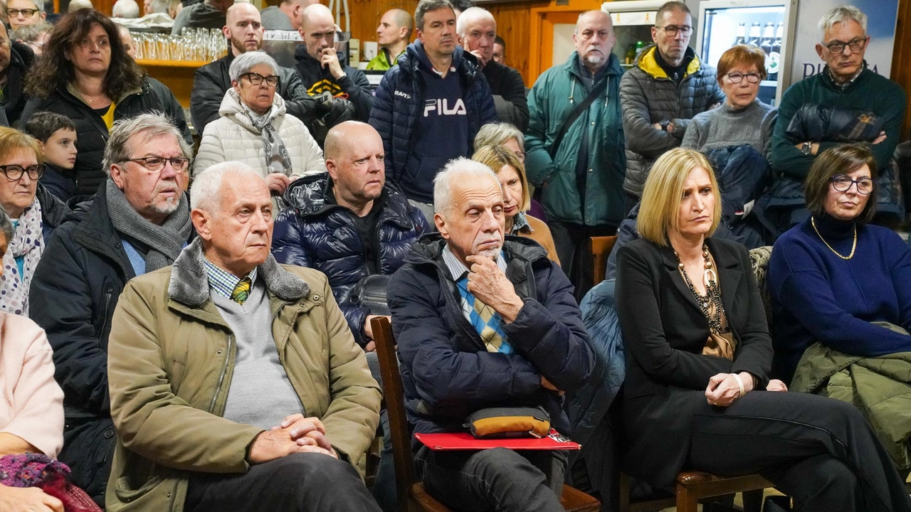 I residenti della frazione Triulza presenti all’assemblea pubblica promossa la scorsa settimana I residenti della frazione Triulza presenti all’assemblea pubblica promossa la scorsa settimana