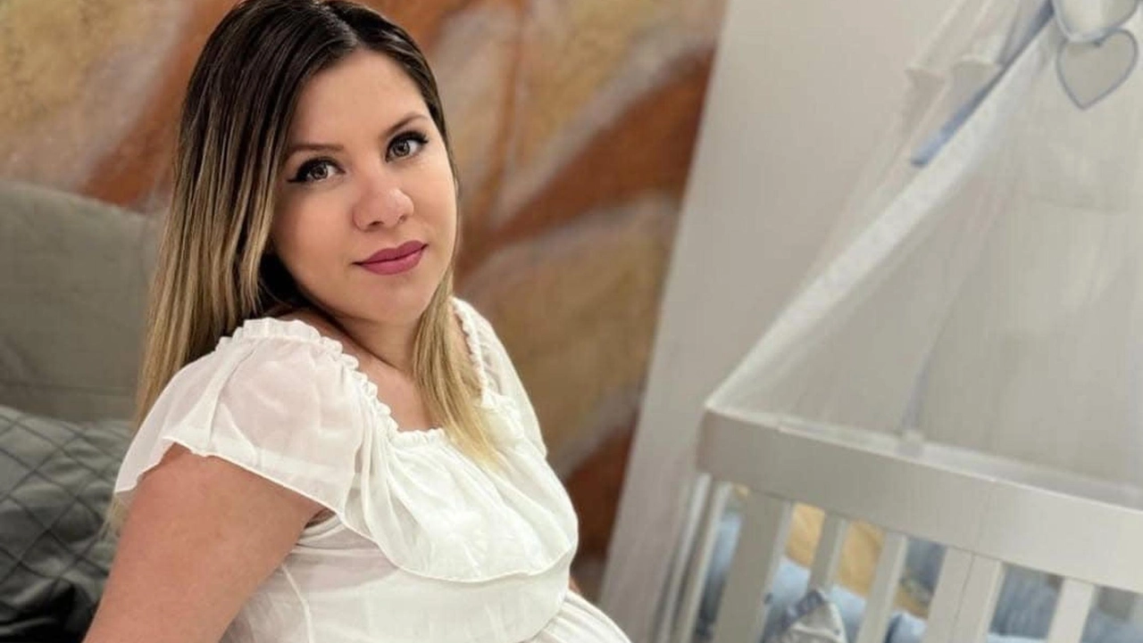 Andreea Mihaela Antochi, la donna di 30 anni morta durante il parto al Policlinico San Matteo di Pavia Andreea Mihaela Antochi, la donna di 30 anni morta durante il parto al Policlinico San Matteo di Pavia