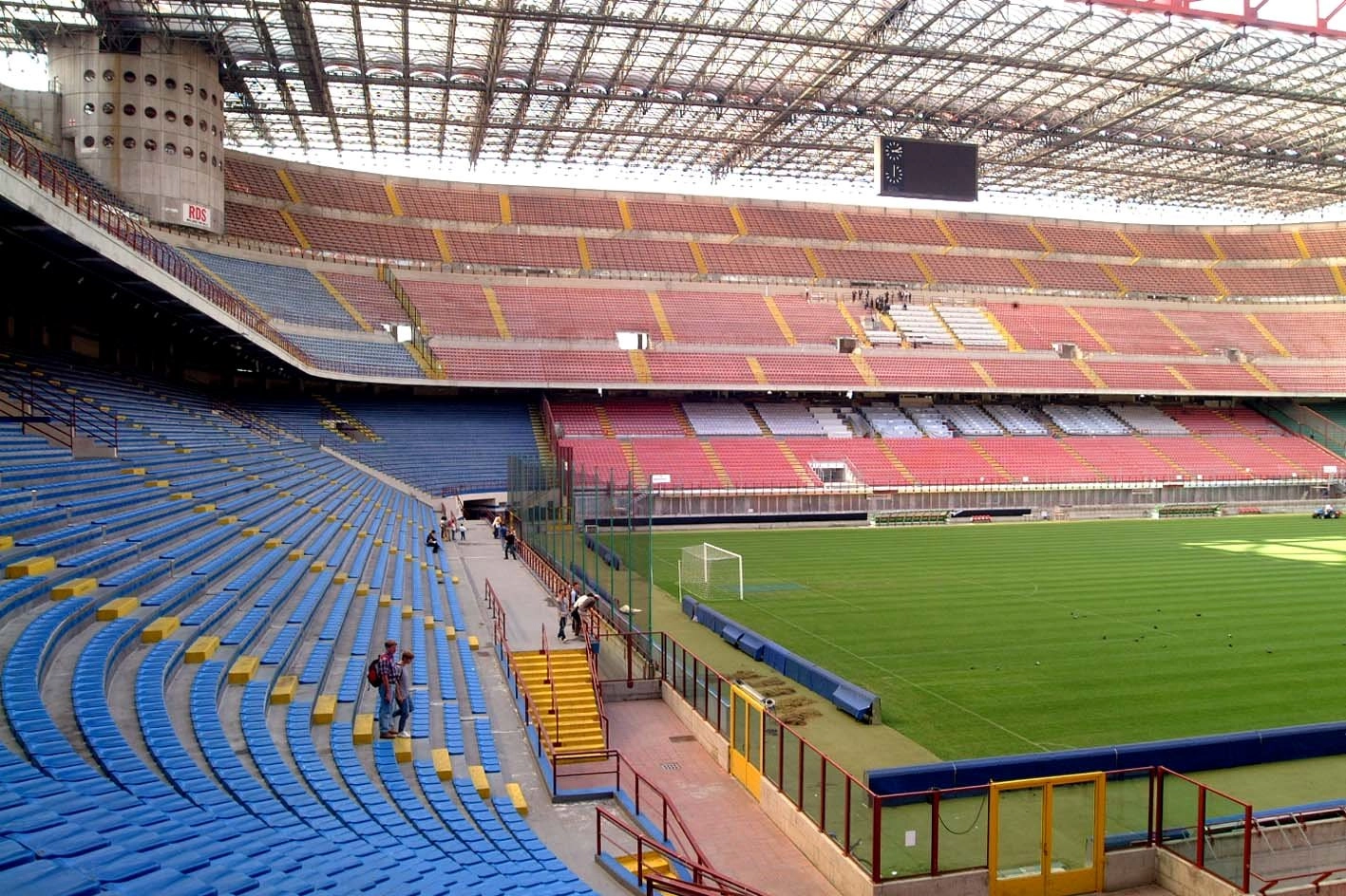 L'interno di San Siro: il Milan è interessato a un suo restyling?