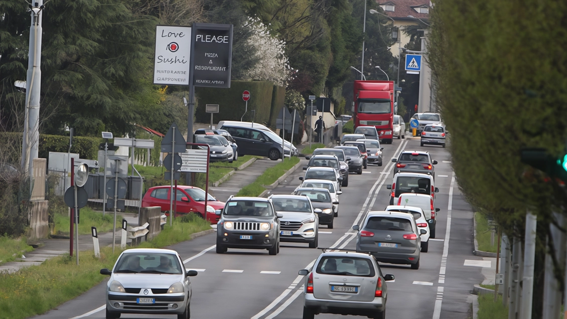 L’area dove è prevista la realizzazione della rotonda, il progetto è stato messo in cantiere dalla Provincia con i soldi della Regione. La sindaca Dossola: «Un’infrastruttura necessaria che risponde a esigenze concrete del territorio»