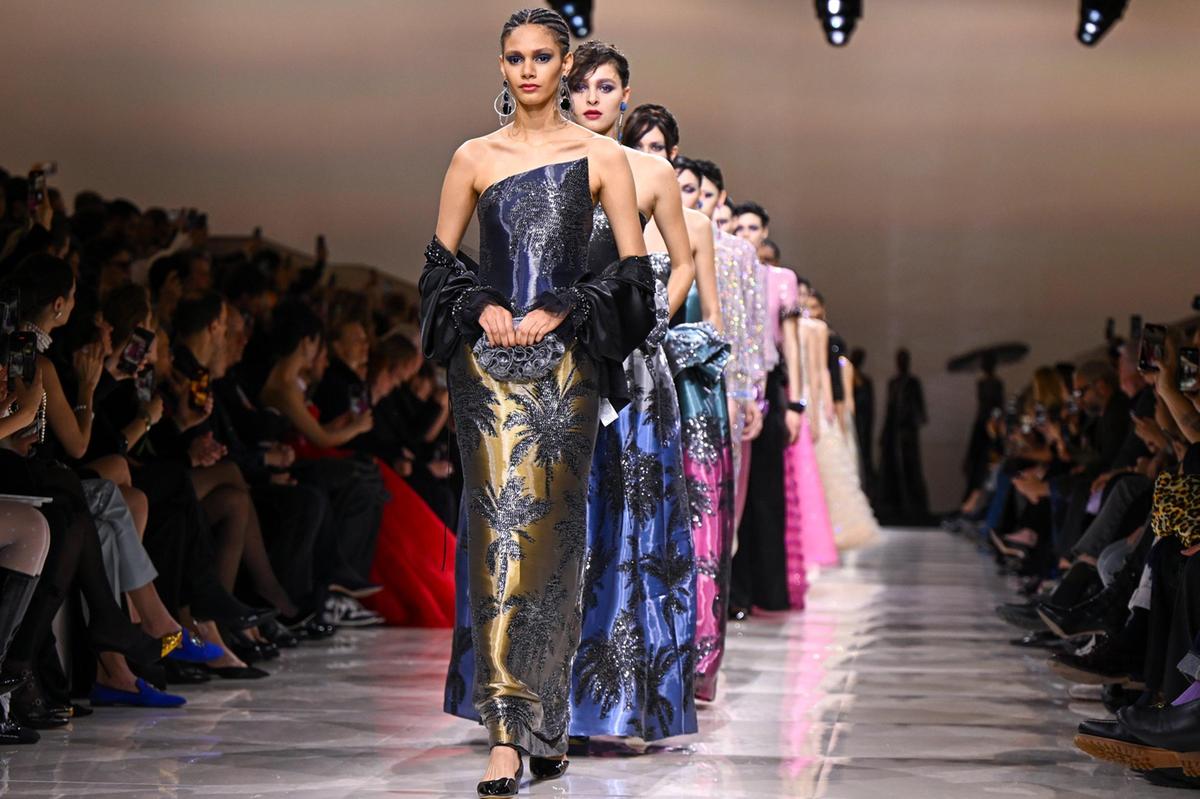 Armani, la mostra evento. Inedito dialogo a Brera. Abiti incastonati fra dipinti: "Come un diario intimo" Armani, la mostra evento. Inedito dialogo a Brera. Abiti incastonati fra dipinti: "Come un diario intimo"