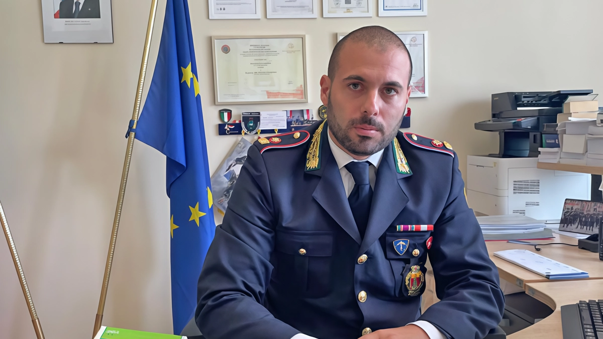 Era finito agli arresti domiciliari dopo una complessa e articolata attività d’indagine sui furti d’auto fatta dai carabinieri di... Era finito agli arresti domiciliari dopo una complessa e articolata attività d’indagine sui furti d’auto fatta dai carabinieri di...