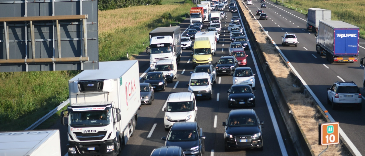 Scontro tra furgone e autocarro sulla A21: muore Bruno Nava, 50enne di Casalpusterlengo