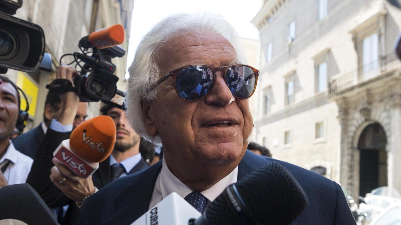 L'ex parlamentare dormiva, c'era una finestra lasciata aperta