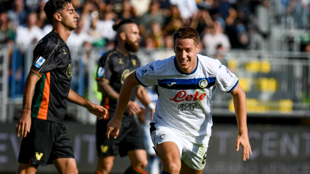 Mario Pasalic esulta dopo il gol al Venezia, il suo 50esimo in Serie A Mario Pasalic esulta dopo il gol al Venezia, il suo 50esimo in Serie A