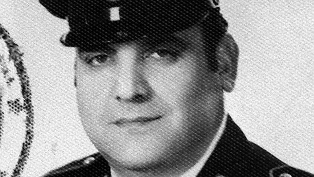 L'appuntato Giovanni D'Alfonso perse la vita a 45 anni, ferito a morte dai brigatisti che tenevano prigioniero l'industriale Vittorio Vallarino Gancia L'appuntato Giovanni D'Alfonso perse la vita a 45 anni, ferito a morte dai brigatisti che tenevano prigioniero l'industriale Vittorio Vallarino Gancia