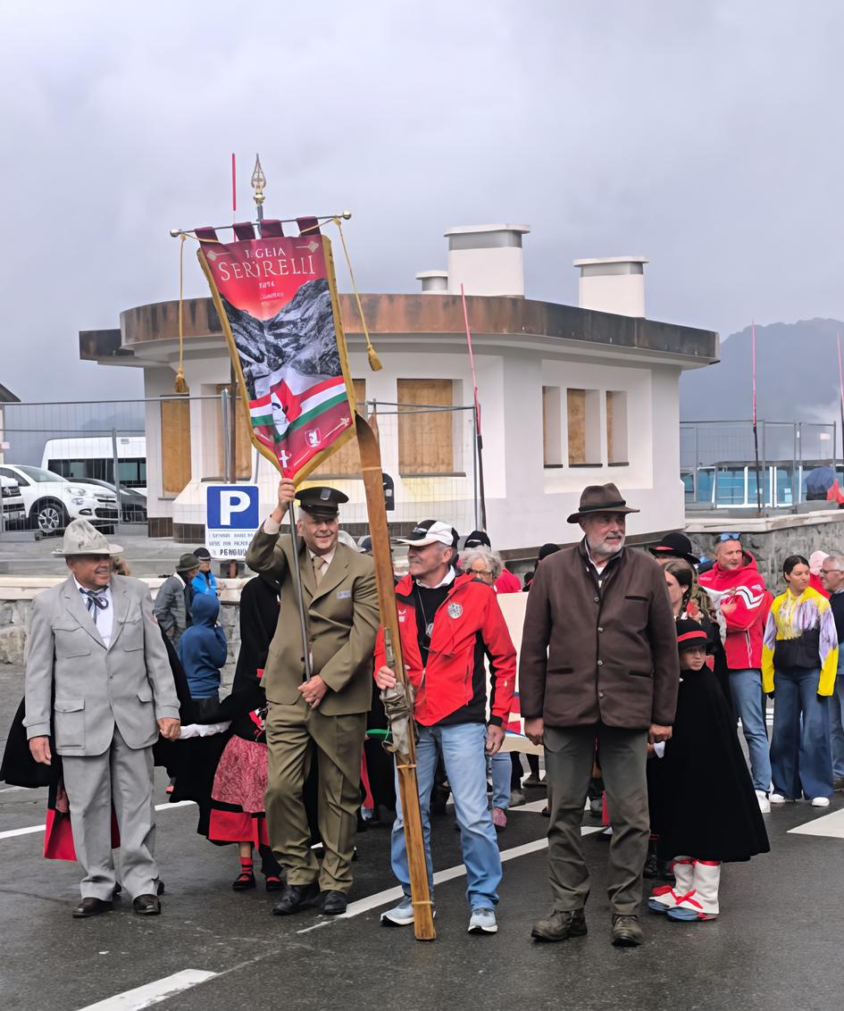 Traguardo storico. Stelvio, 200 anni festa in carrozza Traguardo storico. Stelvio, 200 anni festa in carrozza