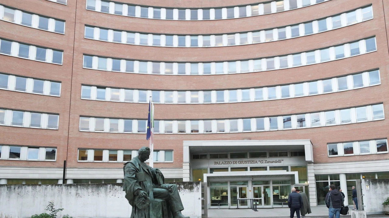 Morì il 30 giugno 2023 al Civile di Brescia dopo essersi sottoposto a un intervento chirurgico di implantologia in...