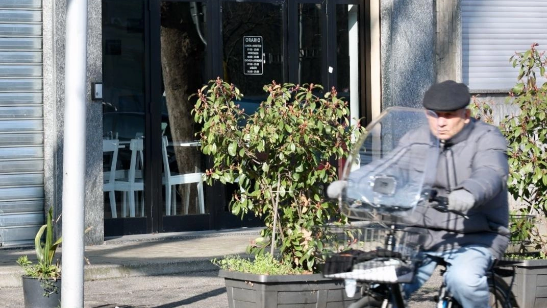 VIGEVANO (Pavia) Nell’arco di qualche giorno aveva preso di mira alcuni bar del centro cittadino, rubando qualche centinaio di euro, ma... VIGEVANO (Pavia) Nell’arco di qualche giorno aveva preso di mira alcuni bar del centro cittadino, rubando qualche centinaio di euro, ma...