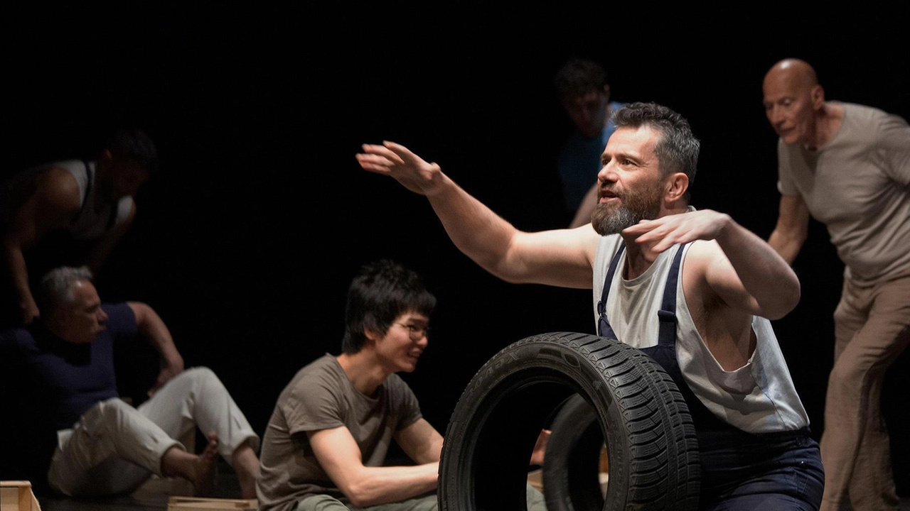 La compagnia teatrale I figli di Estia, formata da detenuti del carcere di Bollate, si esibirà il 18 ottobre a Bussero con uno spettacolo che riflette sul significato del lavoro e dell'identità individuale. Un'occasione per porre domande profonde sulla relazione tra lavoro e persona. La compagnia teatrale I figli di Estia, formata da detenuti del carcere di Bollate, si esibirà il 18 ottobre a Bussero con uno spettacolo che riflette sul significato del lavoro e dell'identità individuale. Un'occasione per porre domande profonde sulla relazione tra lavoro e persona.