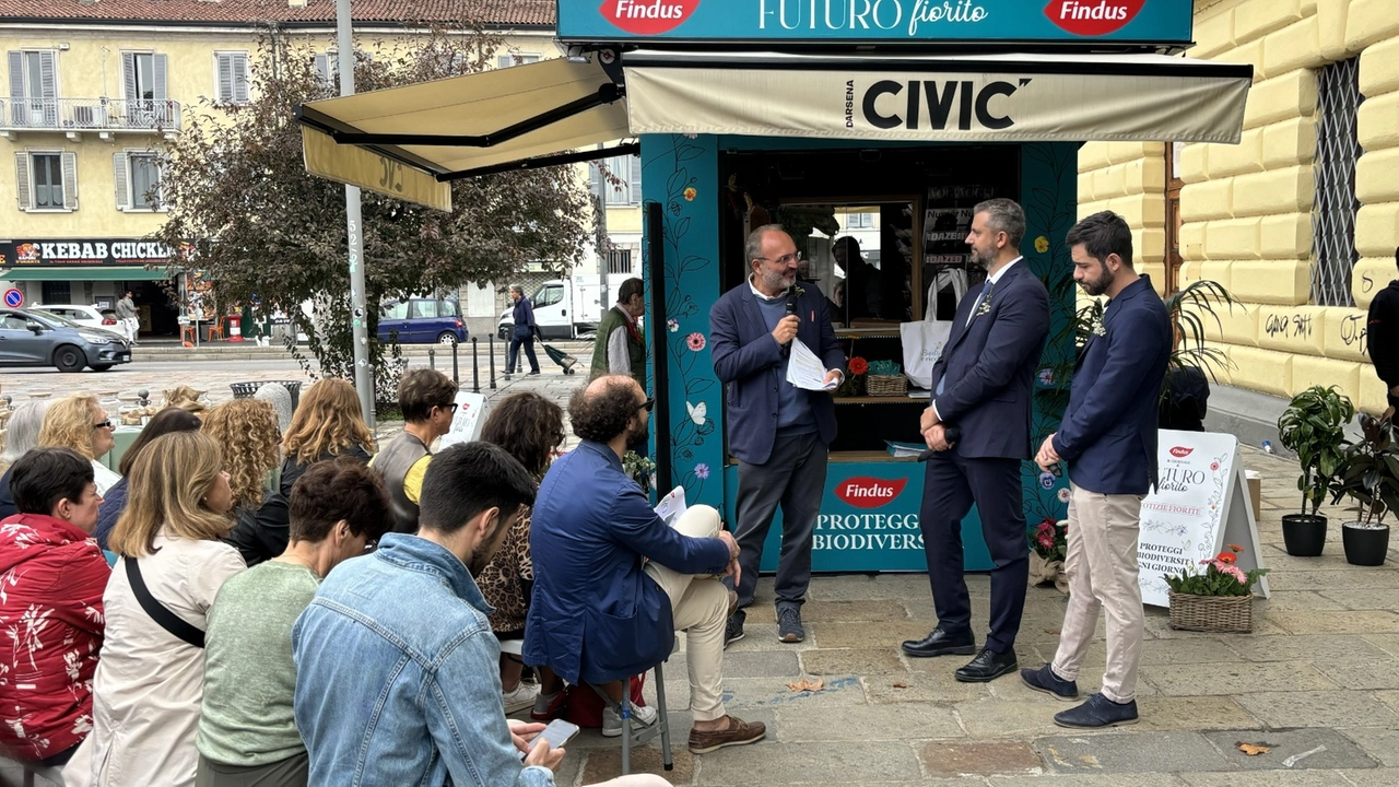 Milano, la presentazione del progetto "Futuro Fiorito" all'edicola di Piazza XXIV Maggio Milano, la presentazione del progetto "Futuro Fiorito" all'edicola di Piazza XXIV Maggio