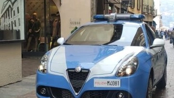 Polizia in centro a Como (foto di archivio)