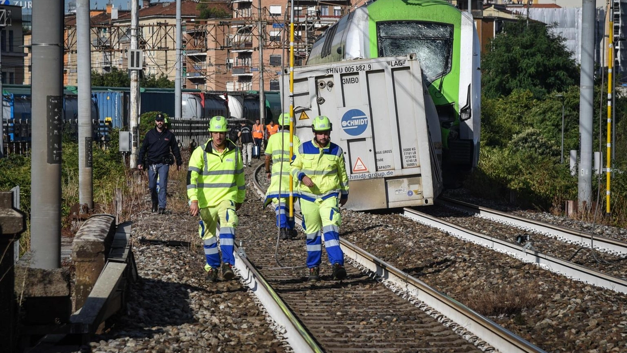 Solo in Centrale gravitano 220 convogli al giorno in più rispetto al 2015. La rete lombarda ha poche “corsie riservate“ e per il 51% è a binario unico. Solo in Centrale gravitano 220 convogli al giorno in più rispetto al 2015. La rete lombarda ha poche “corsie riservate“ e per il 51% è a binario unico.