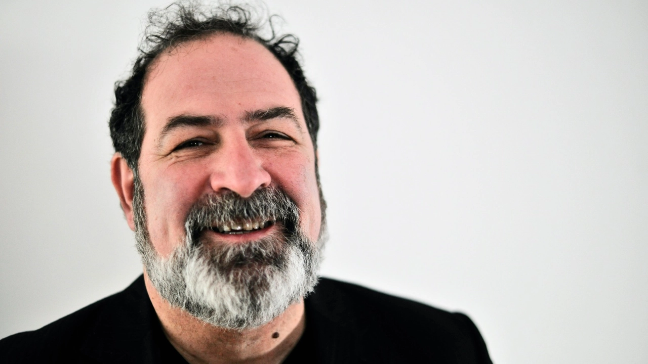 La ricerca della felicità di Federico Sirianni approda a Milano