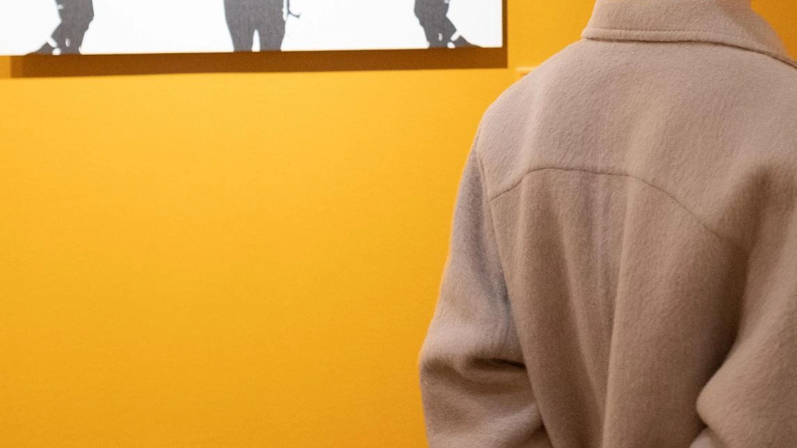Al Museo di Santa Giulia di Brescia, detenute di Verziano guidano i visitatori nella mostra di Khalid Albaih, promuovendo dialogo e comprensione. Progetto educativo e di riabilitazione in collaborazione con enti locali. Al Museo di Santa Giulia di Brescia, detenute di Verziano guidano i visitatori nella mostra di Khalid Albaih, promuovendo dialogo e comprensione. Progetto educativo e di riabilitazione in collaborazione con enti locali.