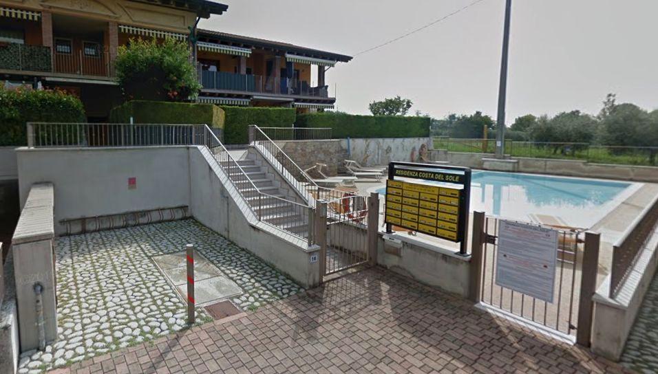 La tragedia del piccolo Tommaso: morto a 2 anni dopo essere caduto in piscina La tragedia del piccolo Tommaso: morto a 2 anni dopo essere caduto in piscina