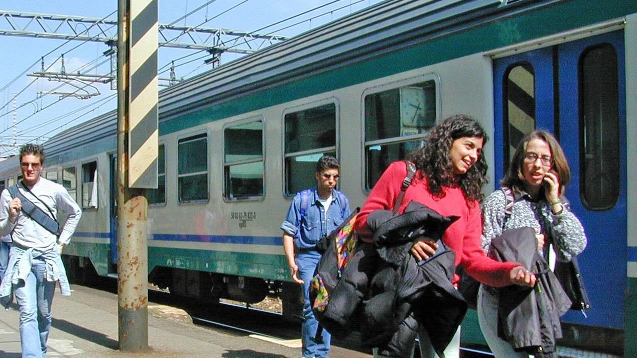 Sala affollata alla Rocca Viscon tea per l’incontro organizzato dall’amministrazione comunale tra i pendolari e l’assessore Lucente di Regione...