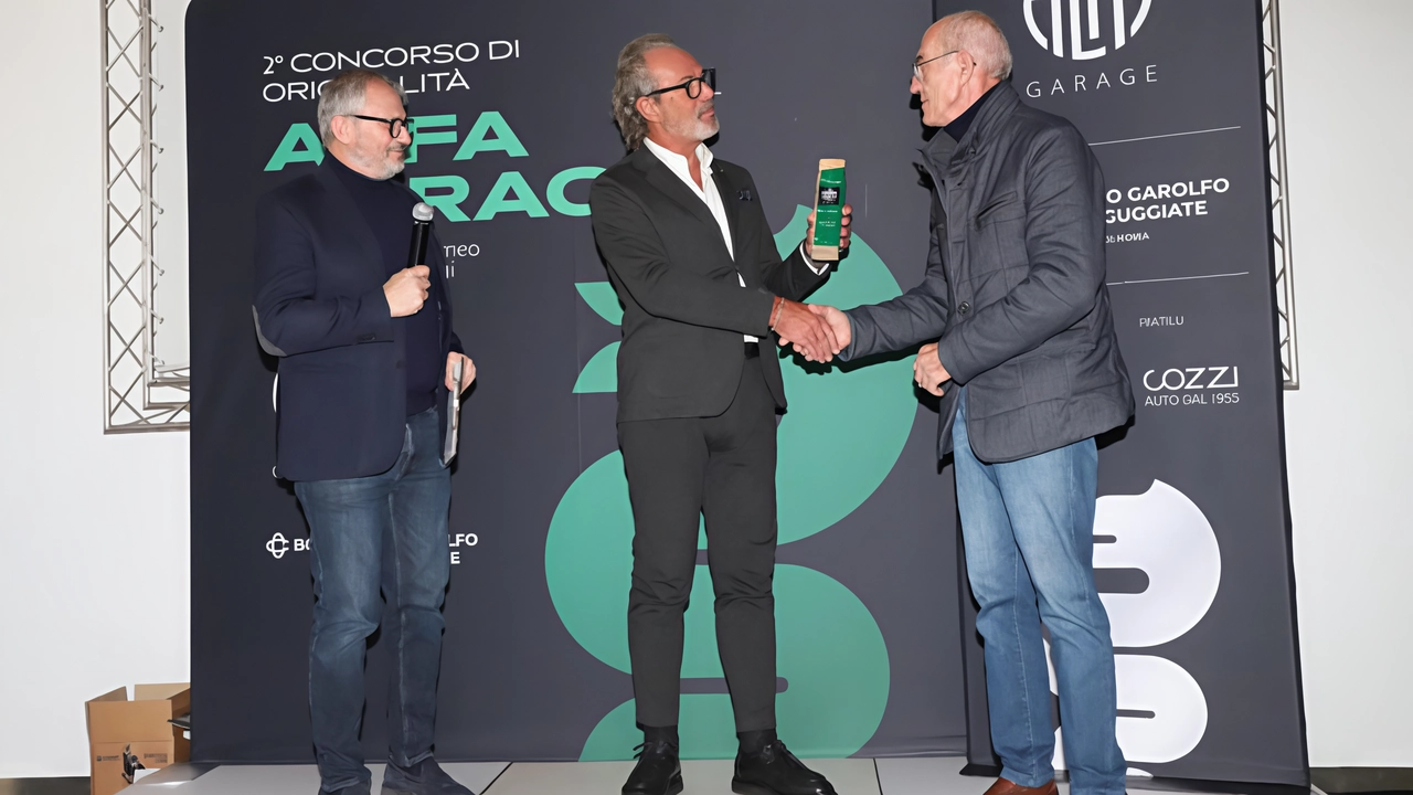 La premiazione del concorso che ha visto in gara trenta modelli La premiazione del concorso che ha visto in gara trenta modelli