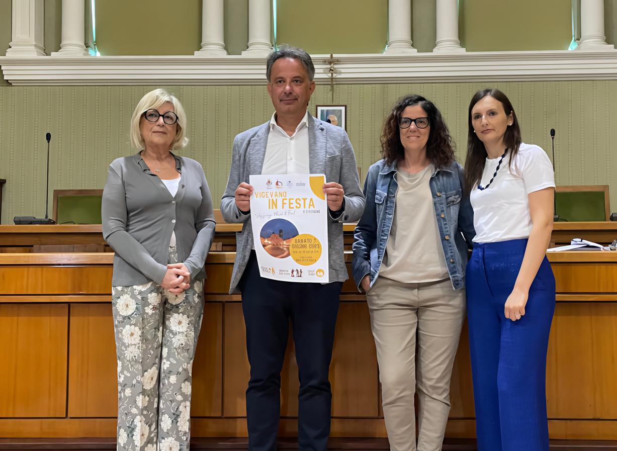 Il centro città diventa palcoscenico Il centro città diventa palcoscenico
