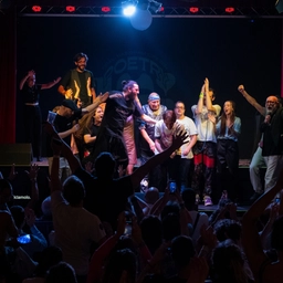 Fenomeno poetry slam: la Lombardia è la capitale delle sfide in rima (che ora fanno il boom)