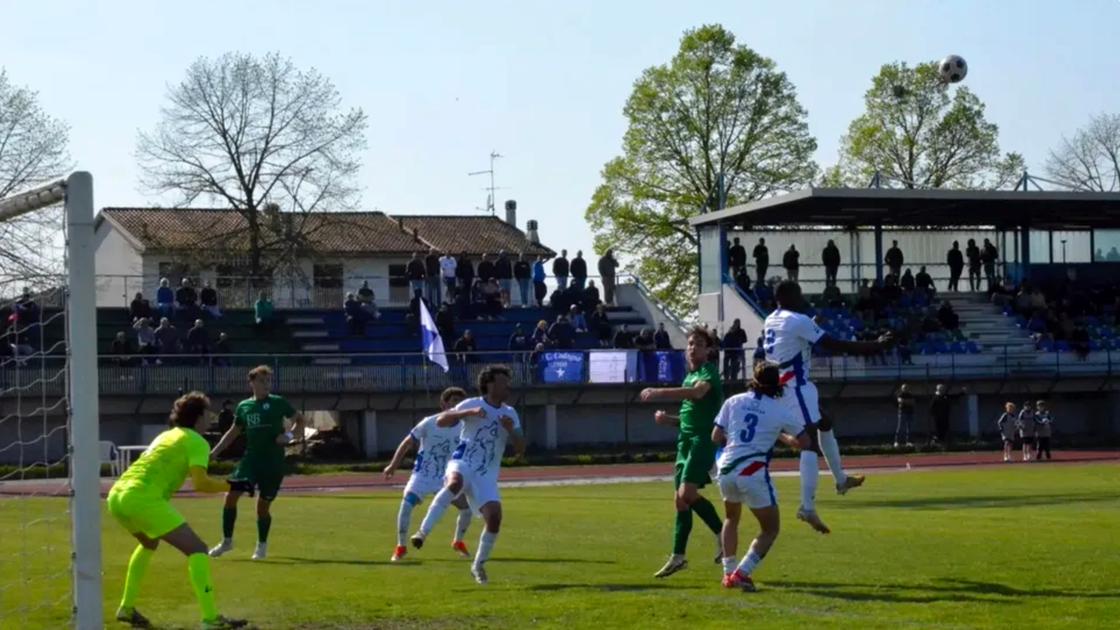 Codogno, lavori allo stadio verso la Serie D: si passa dall’erba al sintetico Codogno, lavori allo stadio verso la Serie D: si passa dall’erba al sintetico