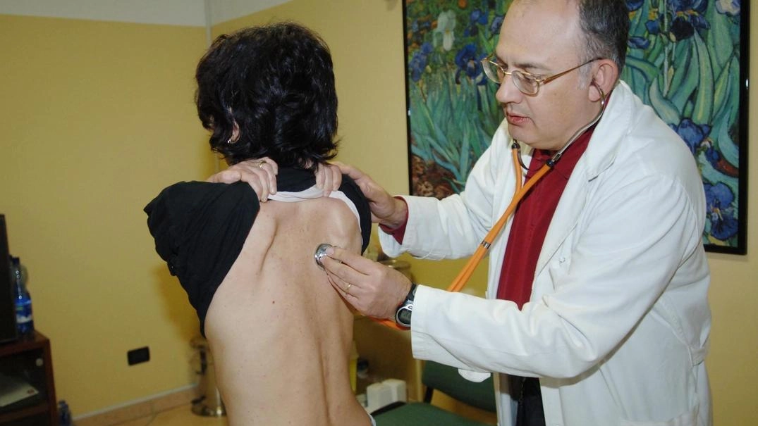 Anche a Carpiano è stato istituito un ambulatorio temporaneo per supplire alla mancanza di camici bianchi Anche a Carpiano è stato istituito un ambulatorio temporaneo per supplire alla mancanza di camici bianchi