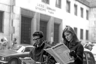 Pariniani del 1966 con le copie de La Zanzara
