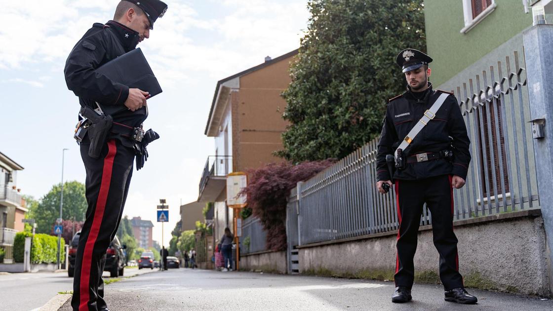 cusano mezzanotte di sangue due coltellate da uno sconosciutto