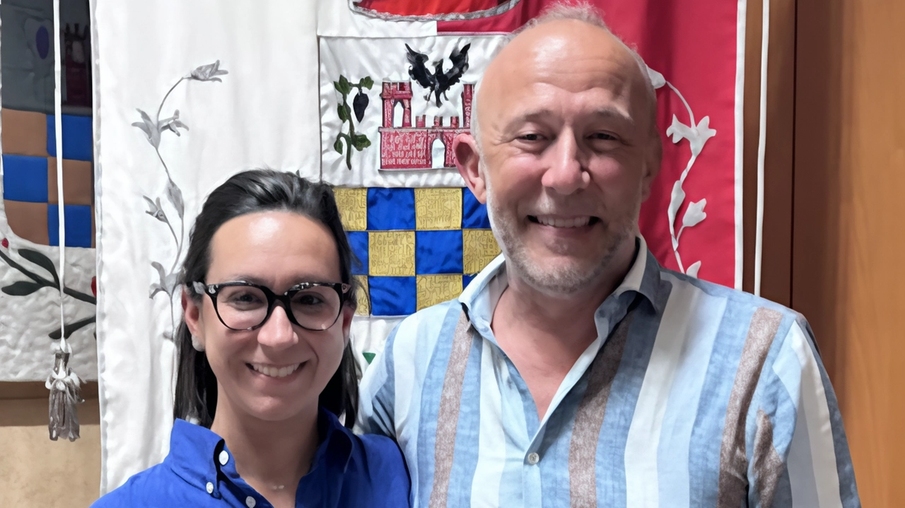 Un’uscita e un ritorno. Si rimescolano le carte nella Giunta vedanese, con l’avvicendamento tra Patrizia Lissoni e Ilaria Villa. Cambiamenti... Un’uscita e un ritorno. Si rimescolano le carte nella Giunta vedanese, con l’avvicendamento tra Patrizia Lissoni e Ilaria Villa. Cambiamenti...