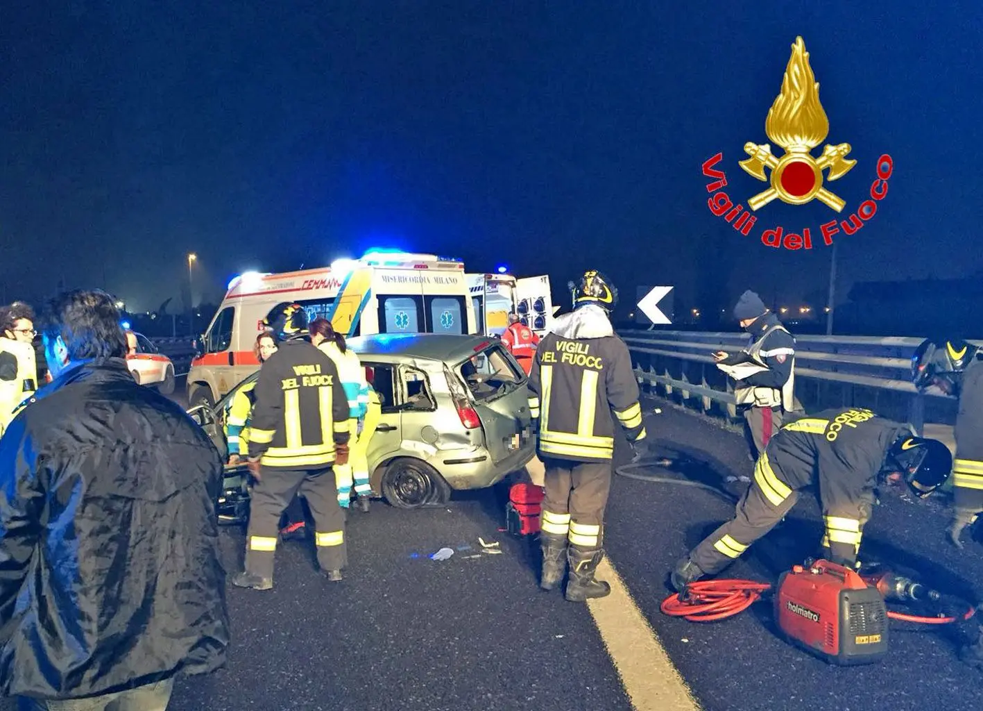 Tangenziale Ovest di Milano, gravissimo incidente: un morto e due feriti / FOTO