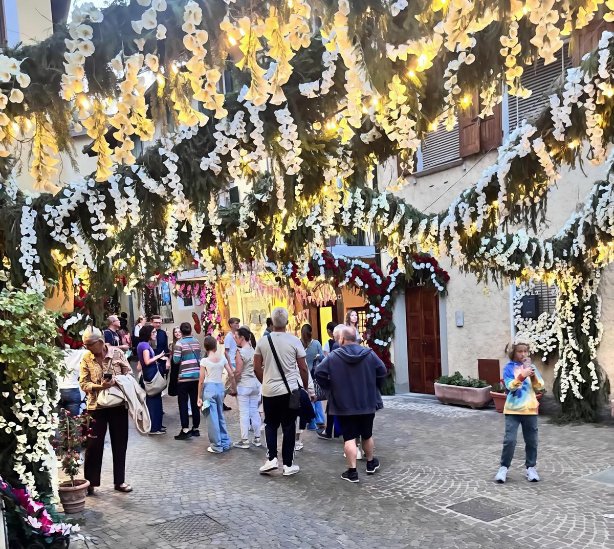 Festa di Santa Croce. Gran finale con i fuochi e boom di visitatori: "Bellissima emozione"