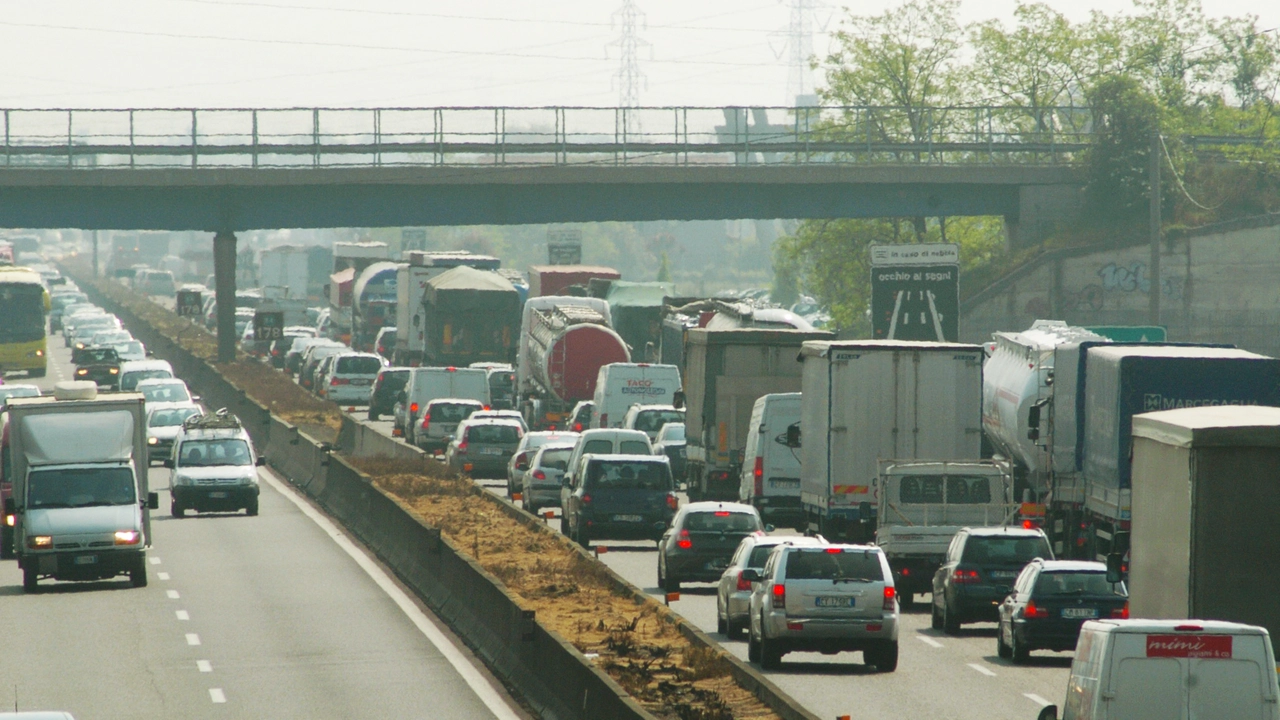 Sulla A4, dopo l'incidente, si sono formate lunghe code (Archivio)