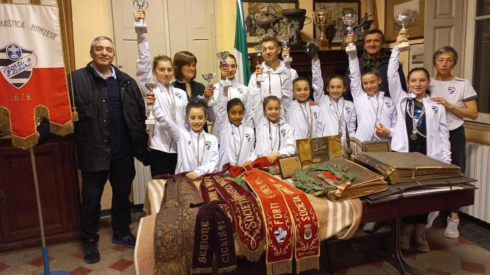 Al Collegiale internazionale sono state convocate 14 ragazze. Le atlete hanno conquistato 8 titoli italiani, 4 argenti e 4 bronzi. . Al Collegiale internazionale sono state convocate 14 ragazze. Le atlete hanno conquistato 8 titoli italiani, 4 argenti e 4 bronzi. .