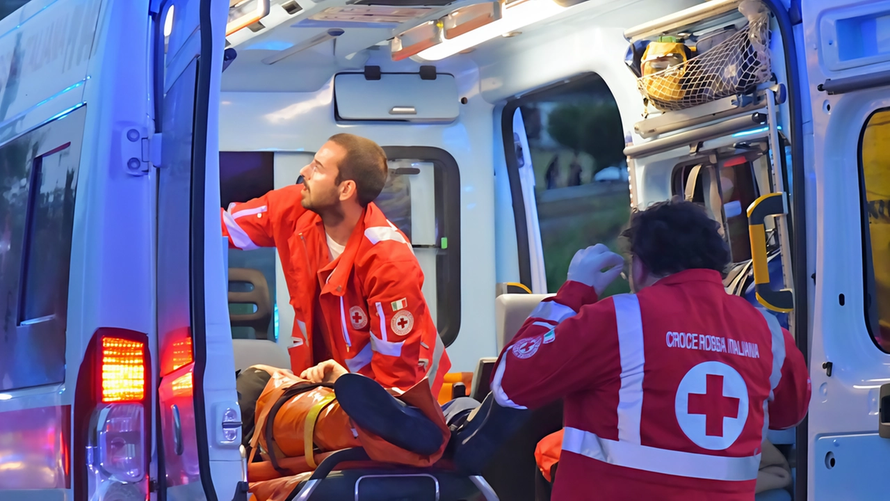Il motociclista è stato portato in codice giallo all'ospedale di Crema