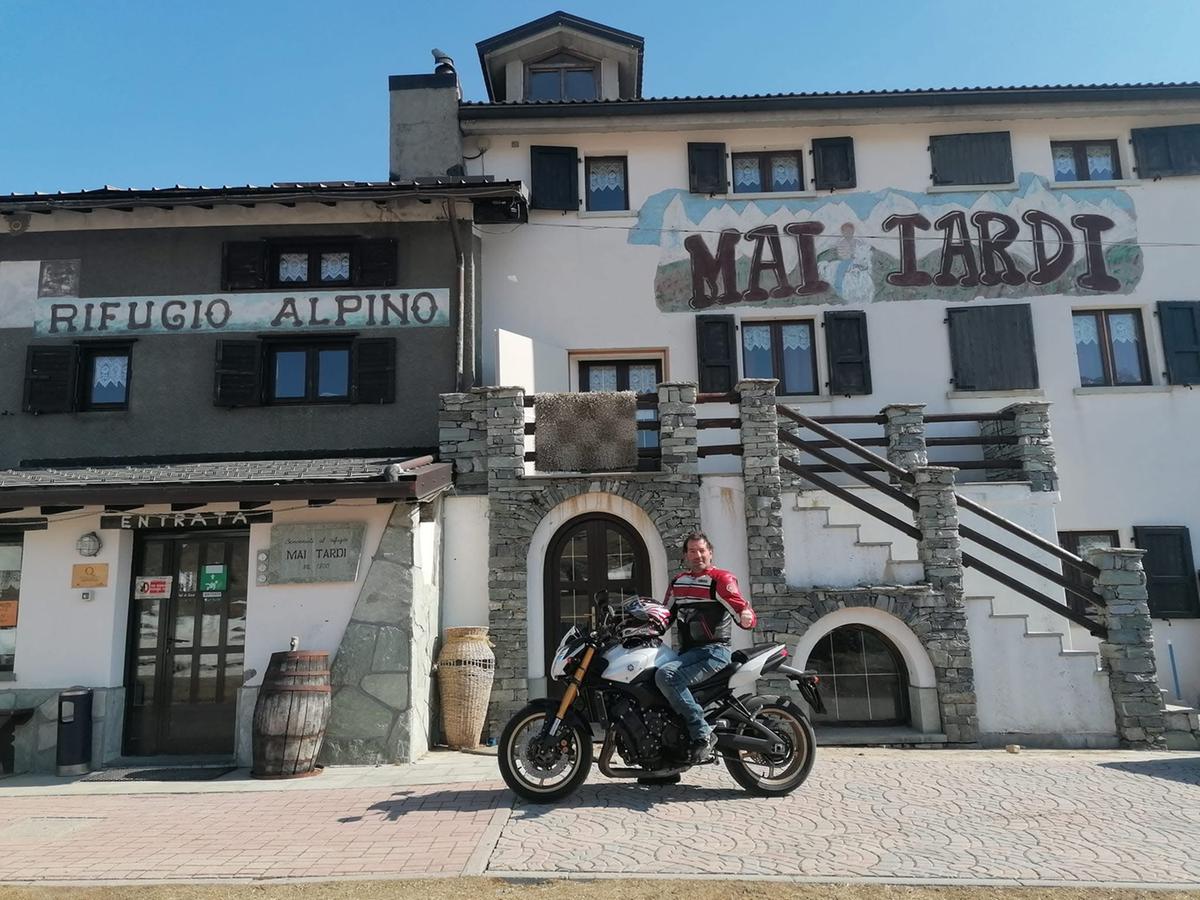 nipote accoltellato dallo zio per la gestione del rifugio mai tardi di madesimo arriva l8217arresto per tentato omicidio