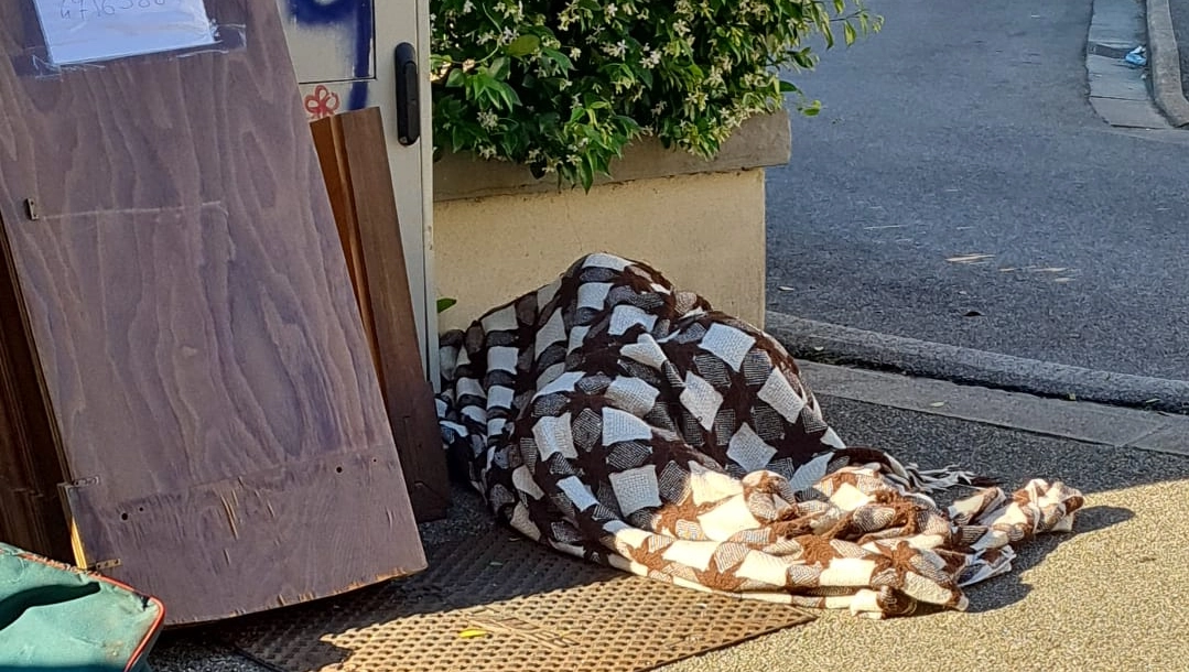 Sono circa 400 i morti tra i senza tetto ogni anno in Italia Sono circa 400 i morti tra i senza tetto ogni anno in Italia